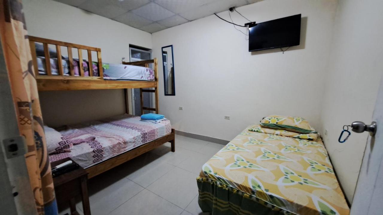 Hostal Brisas Calobrenas ภายนอก รูปภาพ