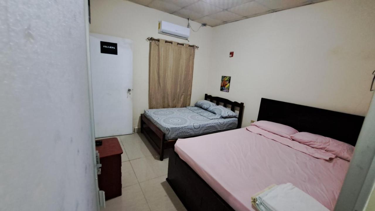 Hostal Brisas Calobrenas ภายนอก รูปภาพ
